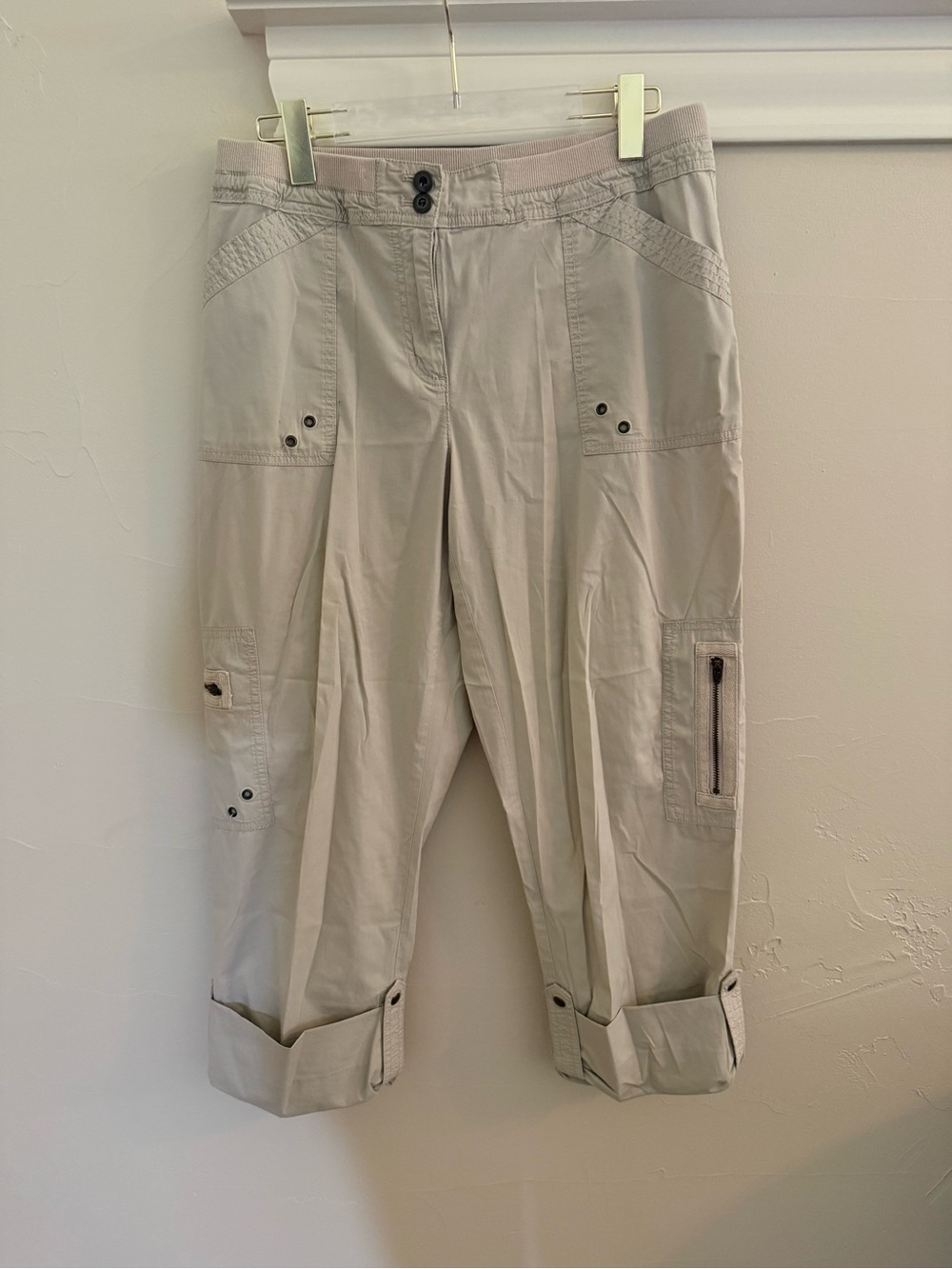 Chico’s Light Beige Crop Cargo Pants